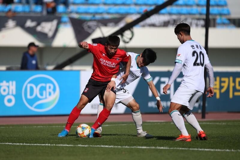 Gangwon vs Gimcheon Sangmu - 3 điểm nhẹ nhàng