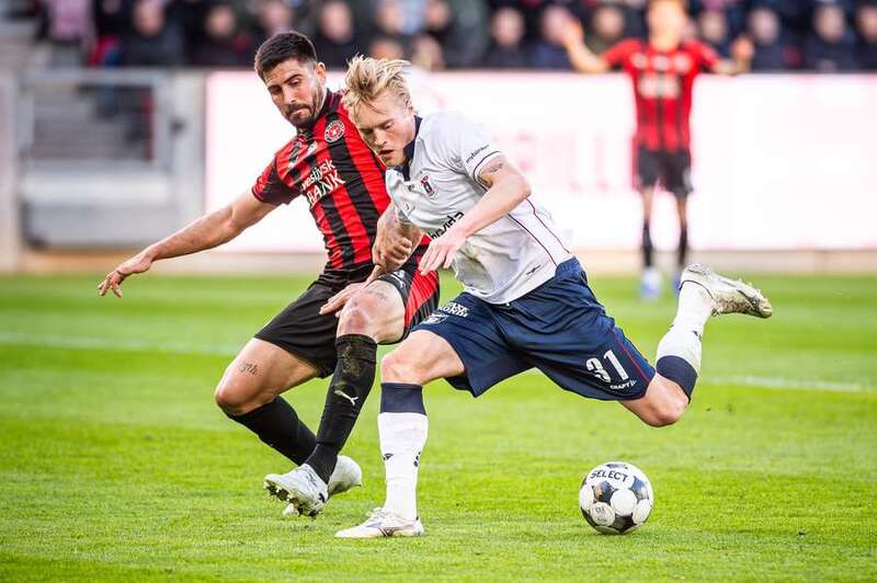 Aarhus vs Lech Poznan - Tạm chiếm ưu thế
