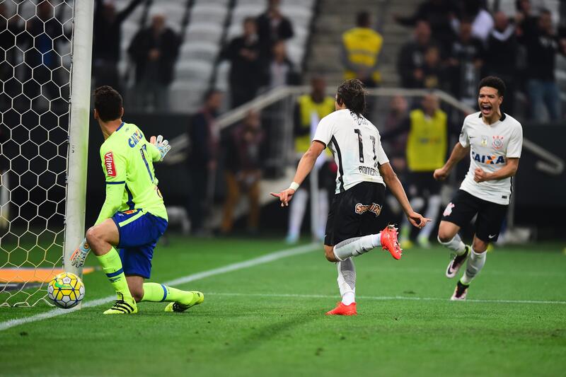 Corinthians vs Cruzeiro - Đôi công kịch tính